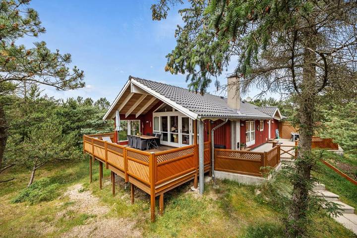Villa für 8 Personen, mit Balkon/Terrasse und Whirlpool sowie Terrasse und Sauna in Vejers Strand