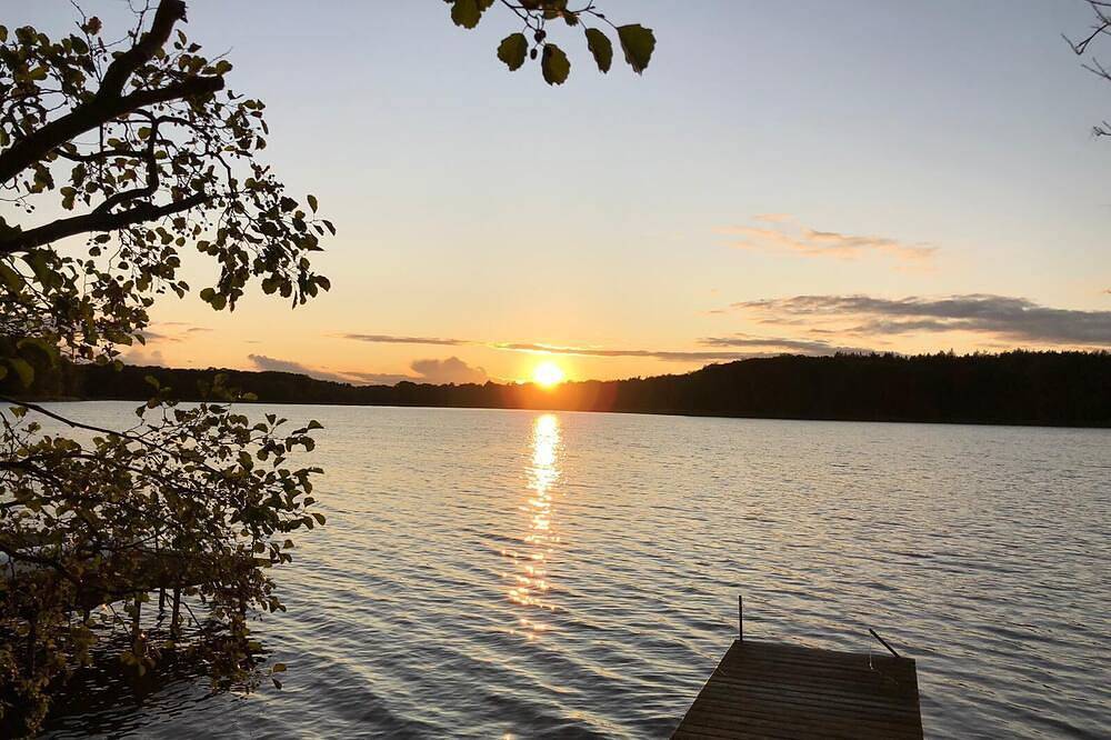 Reetdach Ferienhaus🌴 am Lübbesee Boot & Steg 1300qm Erholung Uckermark Templin in Milmersdorf, Barnimerland Region