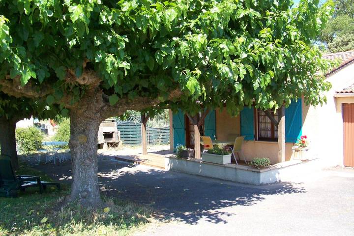 Gîte pour 2 personnes, avec terrasse, animaux acceptés