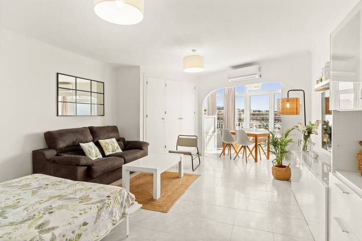 Entire studio, Studio 'Butiplaya' with Sea View, Wi-Fi and Air Conditioning in Playa de La Cala - El Torreón (Mijas), Mijas