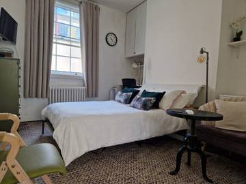 Vacation Rental for 2 Guests in Camden, London, Picture 1