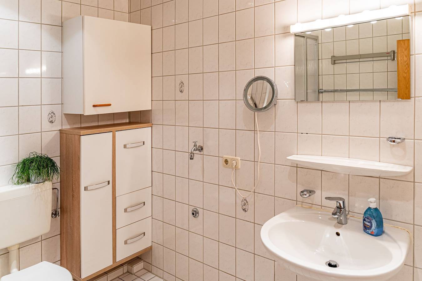 Ganze Wohnung, Apartment 'Kirschner's 1' mit gemeinsamer Terrasse und Wlan in Horumersiel, Metropolregion Bremen-Oldenburg