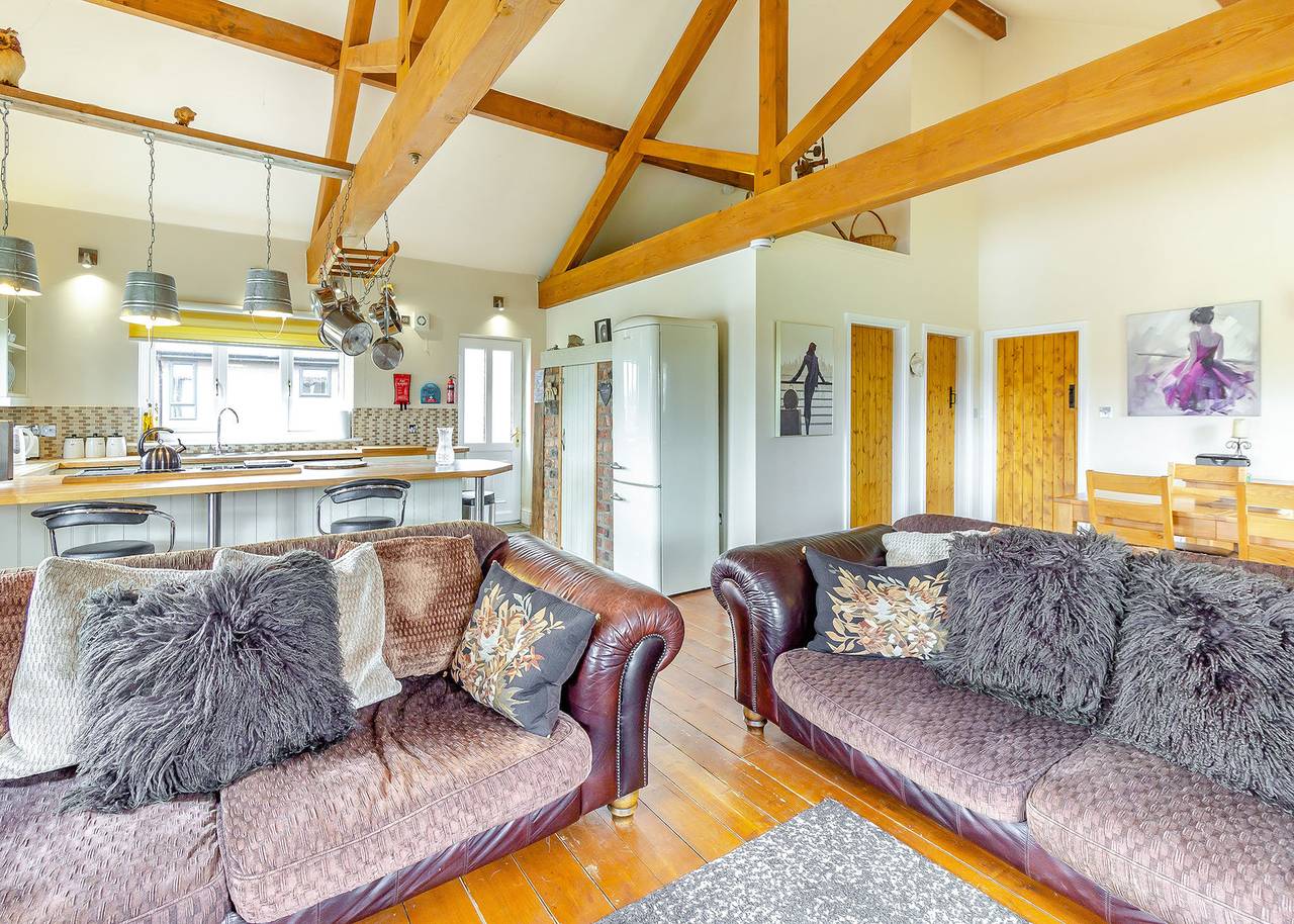 Lakeside Log Cabin in Lincolnshire