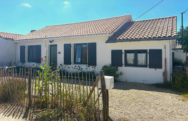 Location de vacances pour 8 personnes, avec jardin dans Plage de la Clère