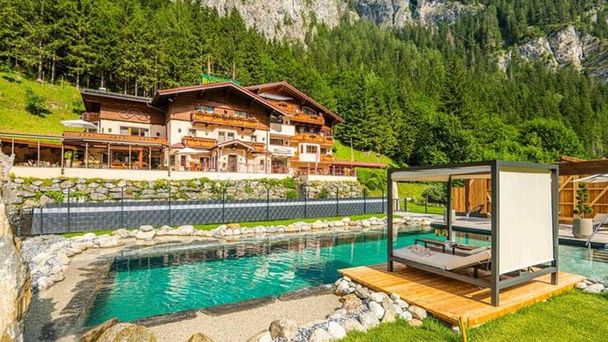 Vakantiewoning voor 4 personen, with tuin and terras as well as zwembad in Dorfgastein