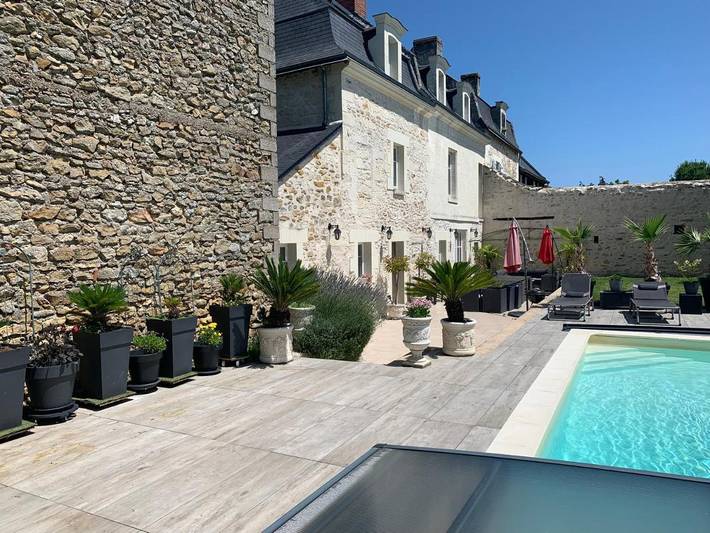 Location de vacances pour 12 personnes, avec vue ainsi que piscine et jardin à Chinon - 2