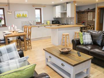 Lodge for 4 People in Cheshire, North West England, Photo 4