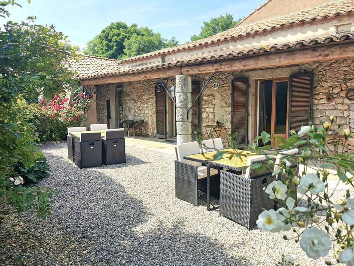 Location de vacances pour 2 personnes, avec vue et jardin, animaux acceptés à Le Caylar - 3