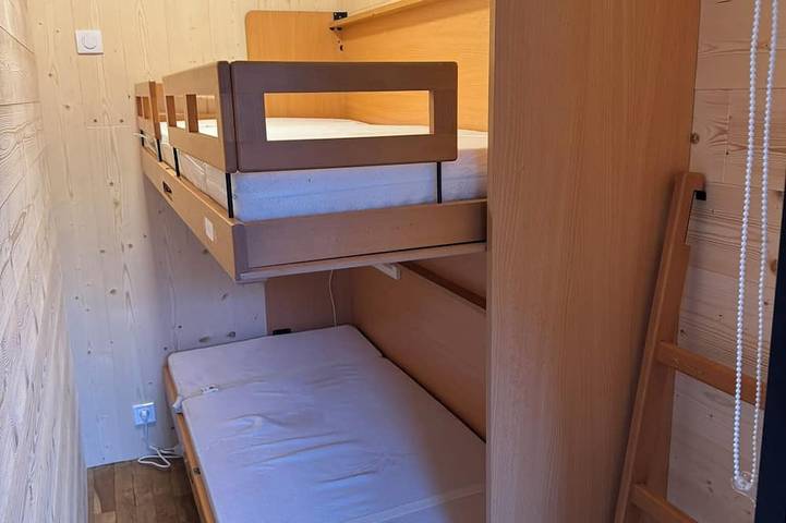 Ganze Wohnung, Apartment with two small bedrooms and a separate kitchen near the spa in Brides-les-Bains, Vanoise-Massiv