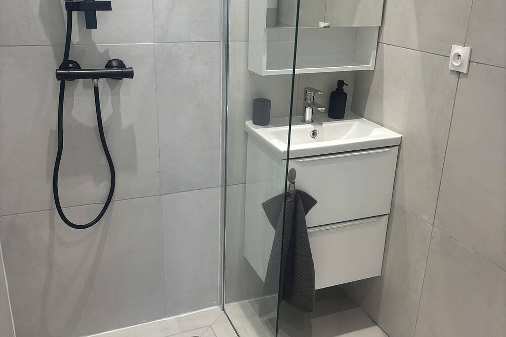 Entire apartment, Studio near Lorient and beaches in Lanester, Côte des Mégalithes