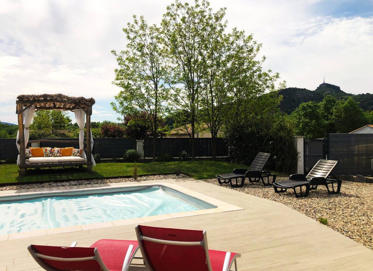 Gîte La Poudre d'Escampette, avec piscine privée chauffée in Ruoms, Ardèche