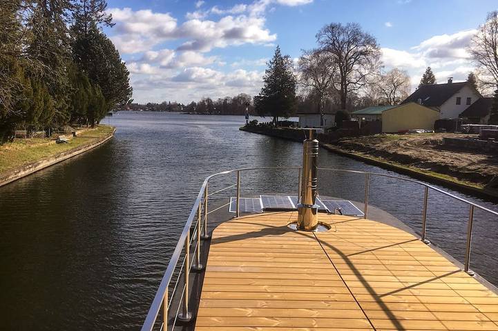 Hausboot für 5 Personen, mit Terrasse in Mecklenburgische Seenplatte - 4