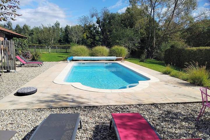 Appartement de vacances pour 5 personnes, avec Jacuzzi ainsi que Jardin et Piscine