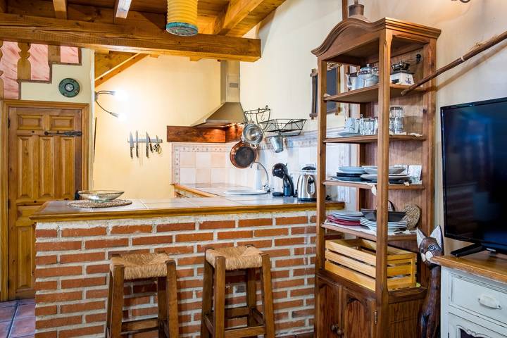 Landhaus 'La Tarabilla' mit privatem Garten und Wlan in Casas del Abad, Umbrías