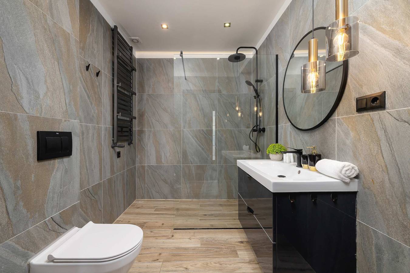 Krzyszkowicka 55A | Wieliczka | Spacious Apartment | Ac | Parking in Wieliczka, Piccola Polonia