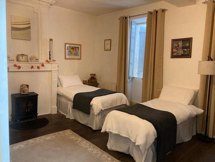Location de vacances pour 4 personnes, avec jardin ainsi que terrasse et vue à Montboyer - 3