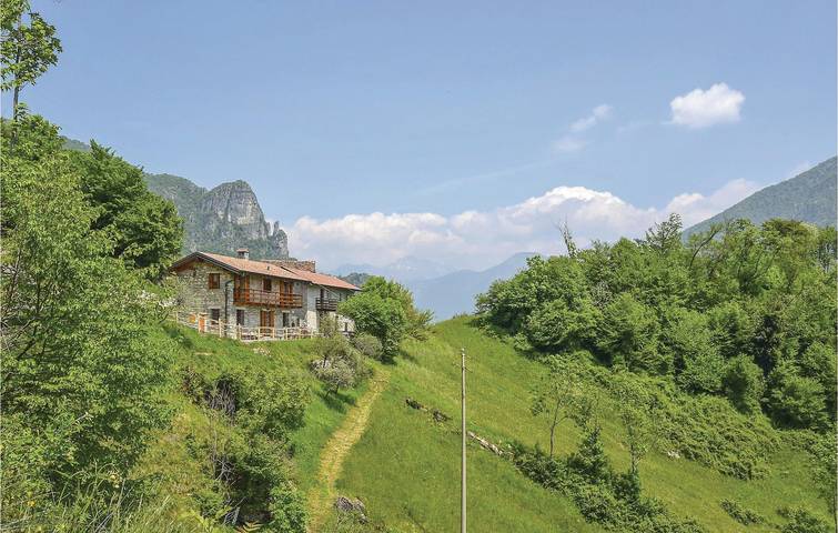 Accogliente appartamento di 70mq con terrazza e stufa a legna in Ballabio (disambigua), Prealpi Bergamasche Occidentali
