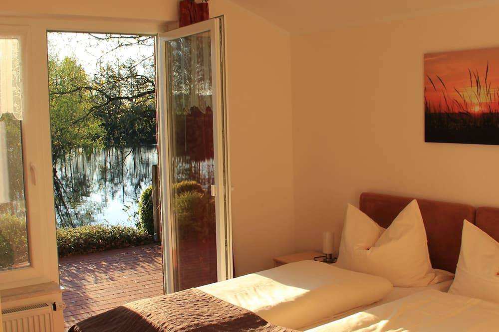 Gemütlich eingerichtete Appartements, barrierefrei mit großer Terrasse am See in Friedeburg, Landkreis Wittmund