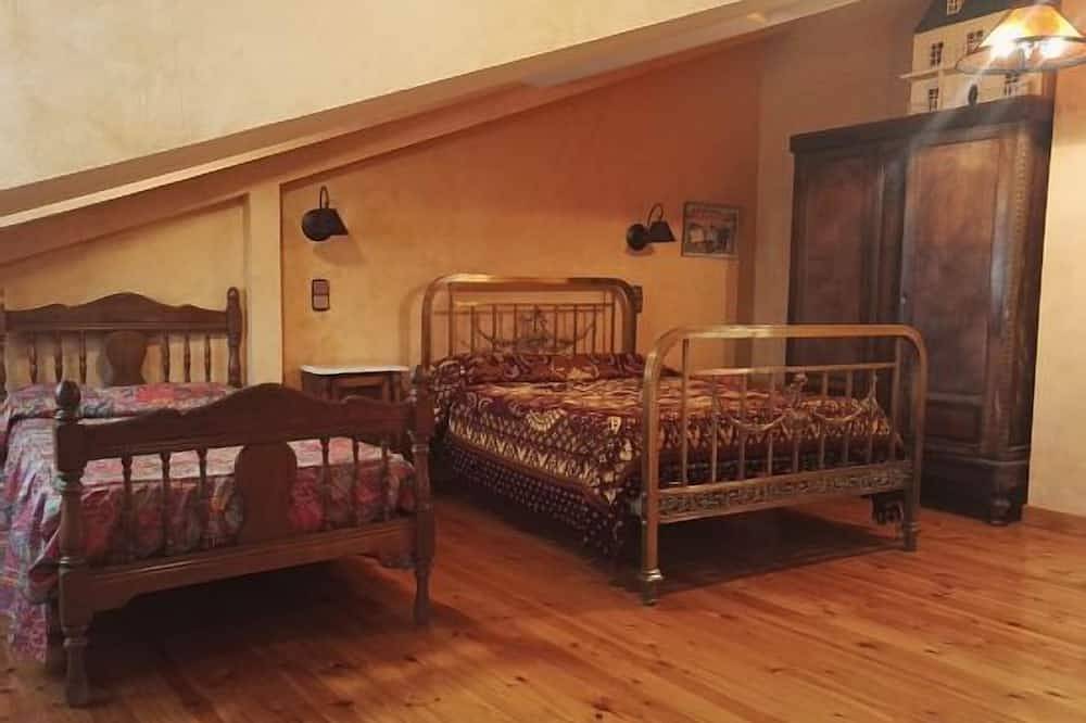 Rural House La Vid for 7 people in Cadalso de los Vidrios, Madrid Province