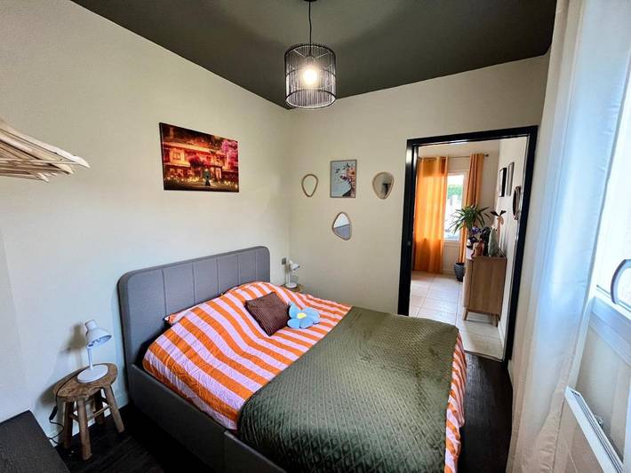 Gîte pour 3 personnes, avec terrasse dans Charnècles