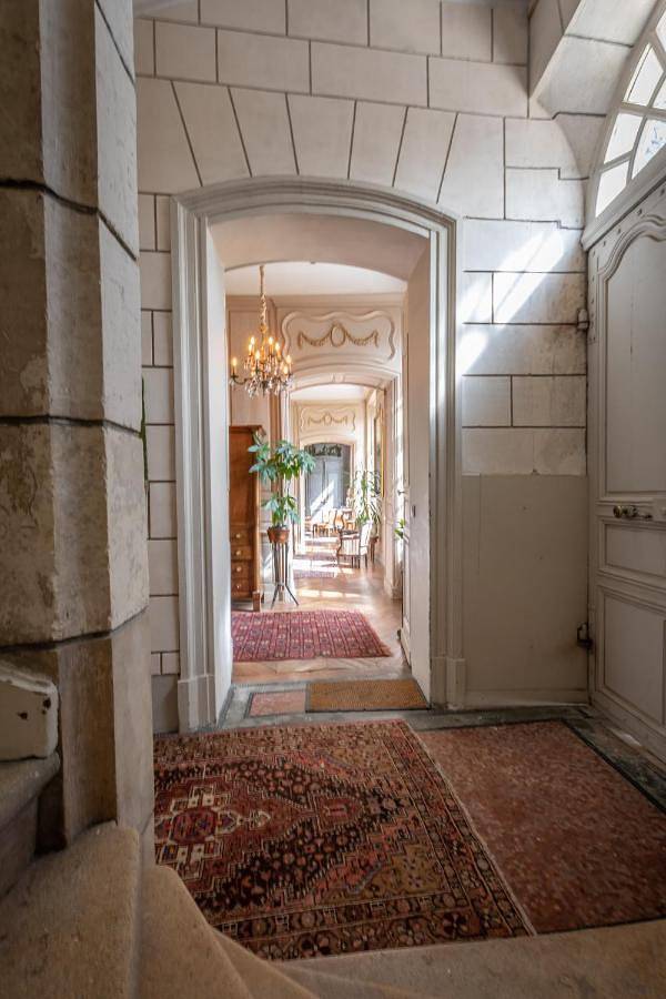 L'Hotel de Panette, Un exceptionnel château en coeur de ville - parking privé cour in Bourges, Région de Bourges