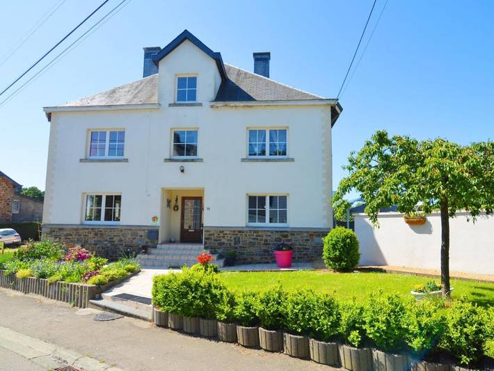 Location de vacances pour 9 personnes, avec Terrasse et Jardin dans Tillet
