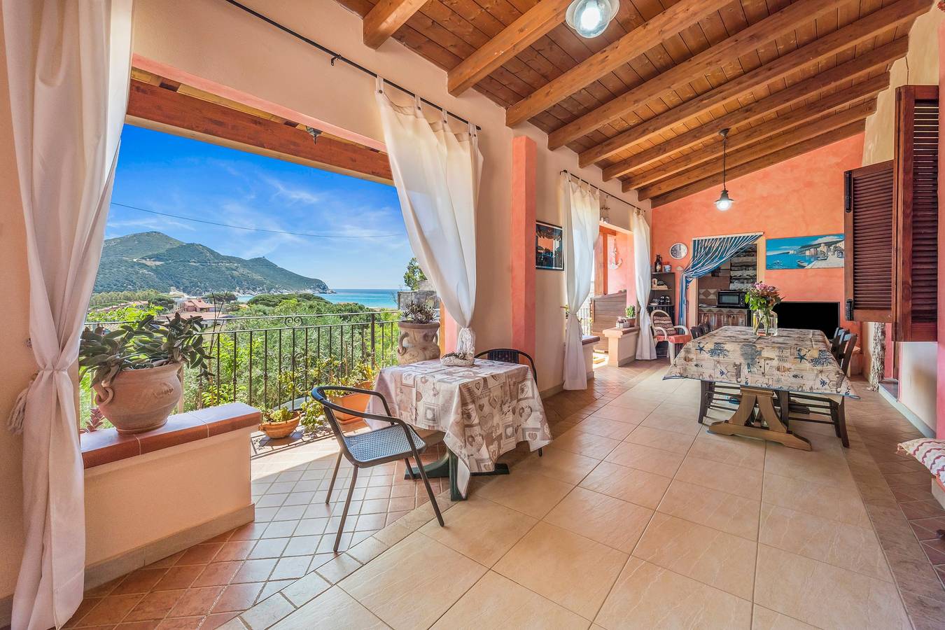Casa vacanze 'Villetta Degli Oleandri' con vista mare, terrazza privata e aria condizionata in Solanas, Comune di Sinnai