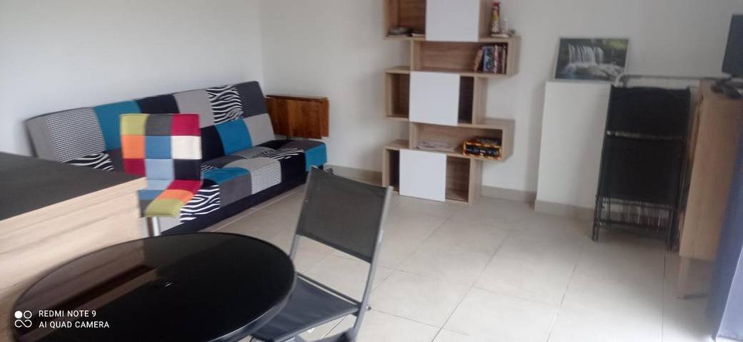 Location de vacances pour 4 personnes, avec piscine ainsi que jardin et vue à Saint-Privat-des-Vieux - 2