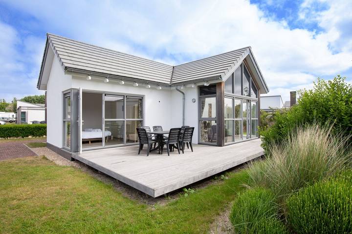 Bungalow für 6 Personen, mit Balkon/Terrasse und Terrasse sowie Garten in Ouddorp