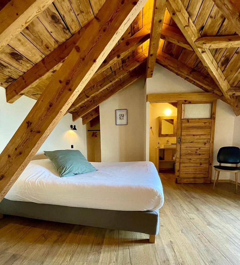 Two-Bedroom House in Enveitg, Parc naturel régional des Pyrénées catalanes