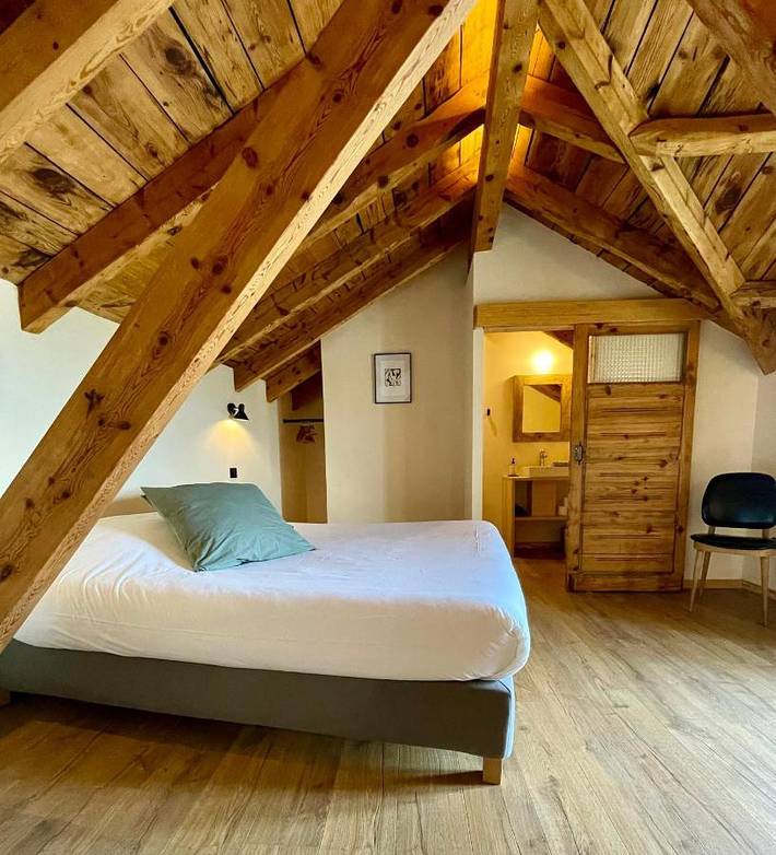 Location de vacances pour 4 personnes, avec Balcon ainsi que Terrasse et Vue à Enveitg