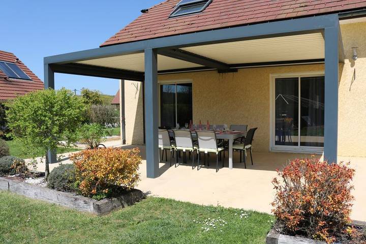 Gîte pour 8 personnes, avec terrasse et jardin