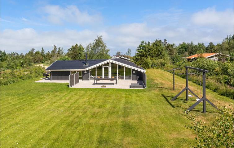 Ferieudlejning for 8 personer, med Terrasse og Jacuzzi samt Sauna i Thorup Strand
