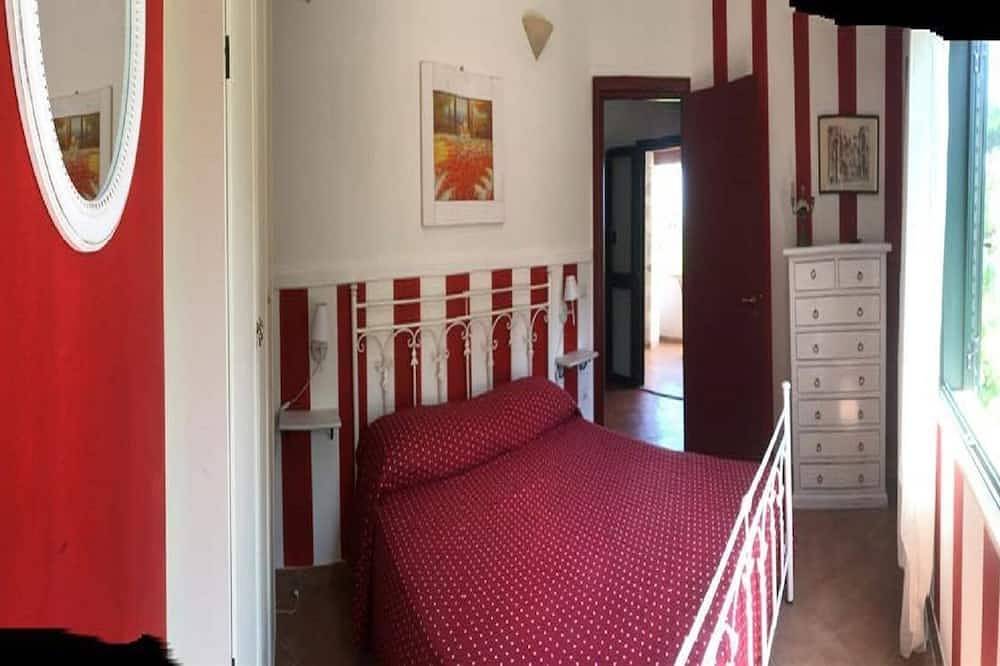 Ganze Wohnung, \"Fuoco\" Wohnung in Residenz \"Villa Giulia\" neben Michelino Strand in Parghelia, Vibo Valentia Provinz
