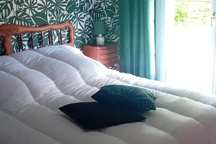 Location de vacances pour 4 personnes, avec jardin à Mahalon - 2