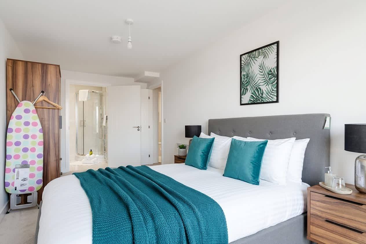 Ganze Wohnung, Spacious 2-Bedroom Mill Conversion Retreat in Leeds, Westliches Yorkshire