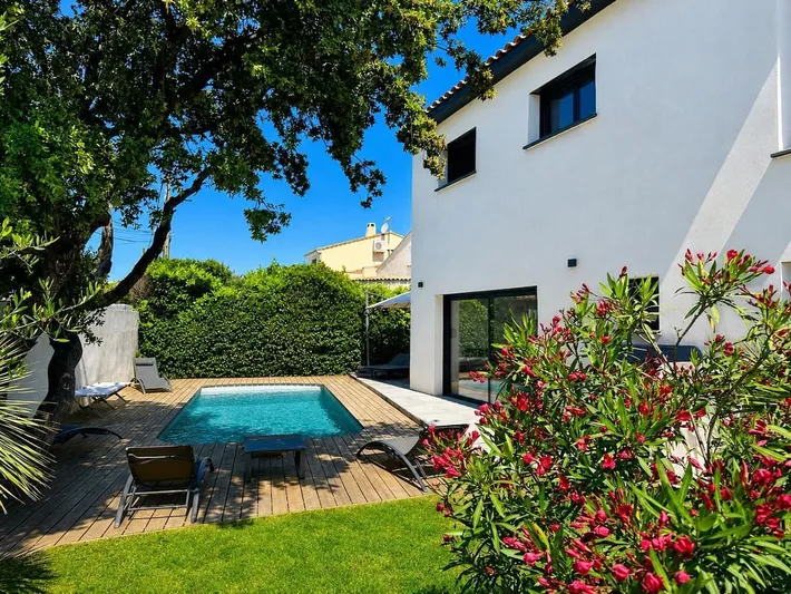 Chalet para 8 personas, con piscina y jardín - 1