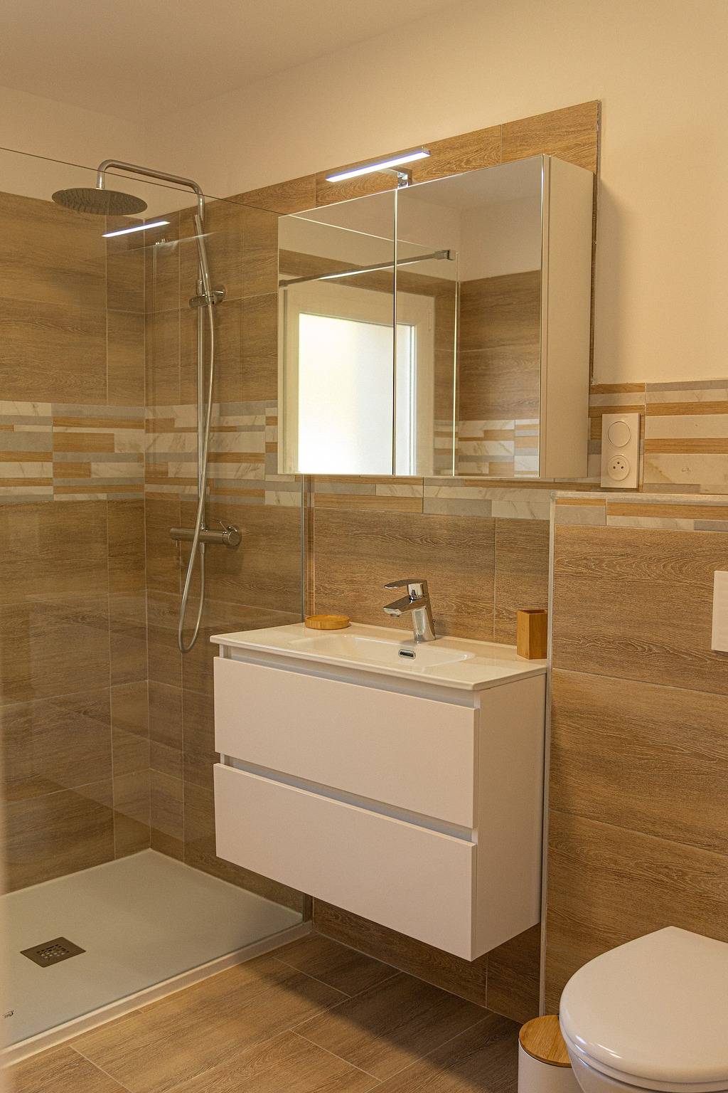 Appartement entier, Appartement « La Dolce Vita 3 » avec vue mer, Wi-Fi et climatisation in Borgo, Région de Bastia