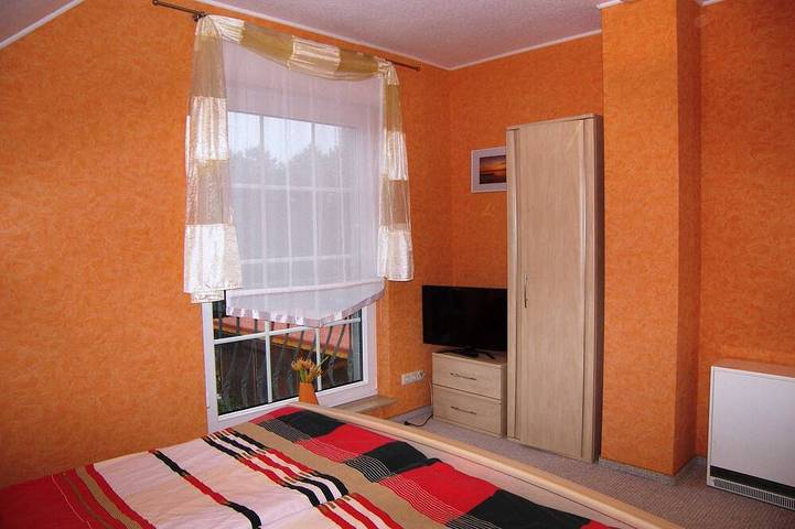Ferienwohnung für 4 Personen, mit Balkon/Terrasse und Terrasse sowie Garten in Hohendorf (bei Wolgast) - 3