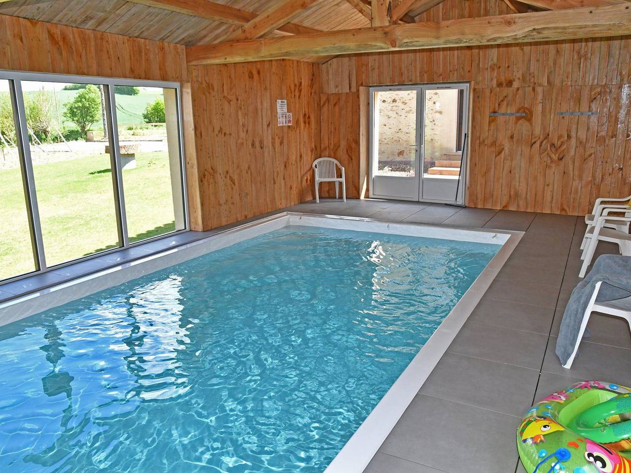 Gîte rénové avec piscine intérieure, accessible Pmr, en plein cœur du Bocage Vendéen. in Cheffois, Fontenay-le-Comte