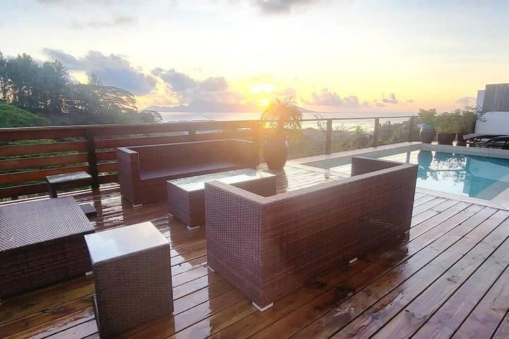 Location de vacances pour 8 personnes, avec piscine ainsi que vue et terrasse dans Faa'a - 3