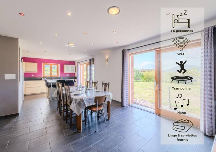 Location de vacances pour 6 personnes, avec Terrasse ainsi que Jardin et Vue dans Saint-Romain-d'Urfé