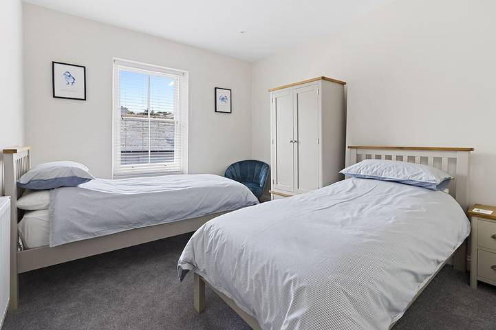 Bolton Plaice, a beautifully renovated two-bedroom holiday apartment in Brixham in Brixham, Torbay