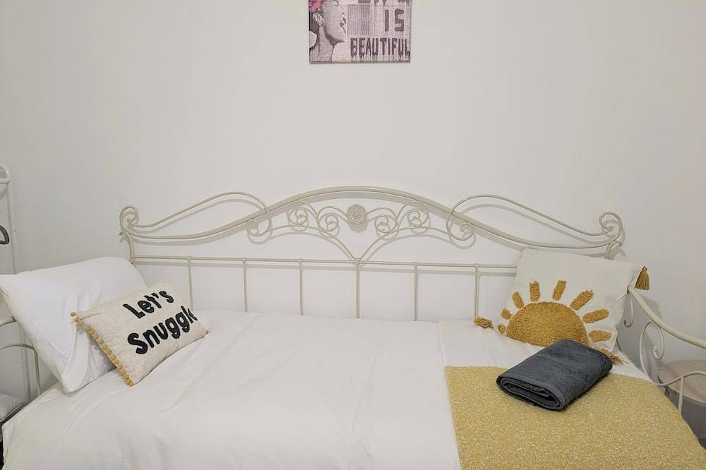 Homely 4Br / Sleeps 8 / Fast Wifi / Contractor Friendly / Colchester in Colchester, Essex