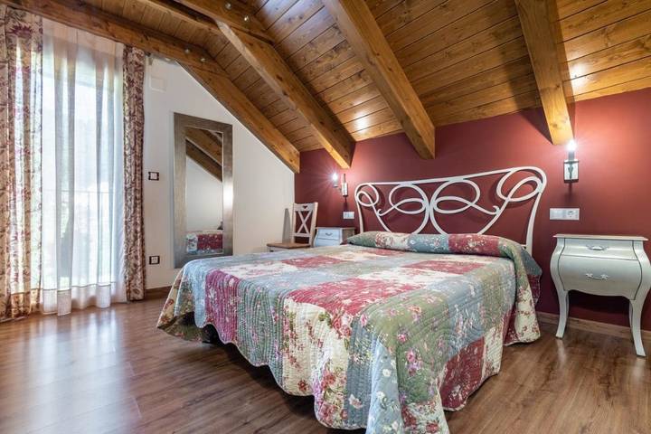 Casa rural para 10 personas, con Balcón y Terraza además de Jardín y Vistas en Torla-Ordesa
