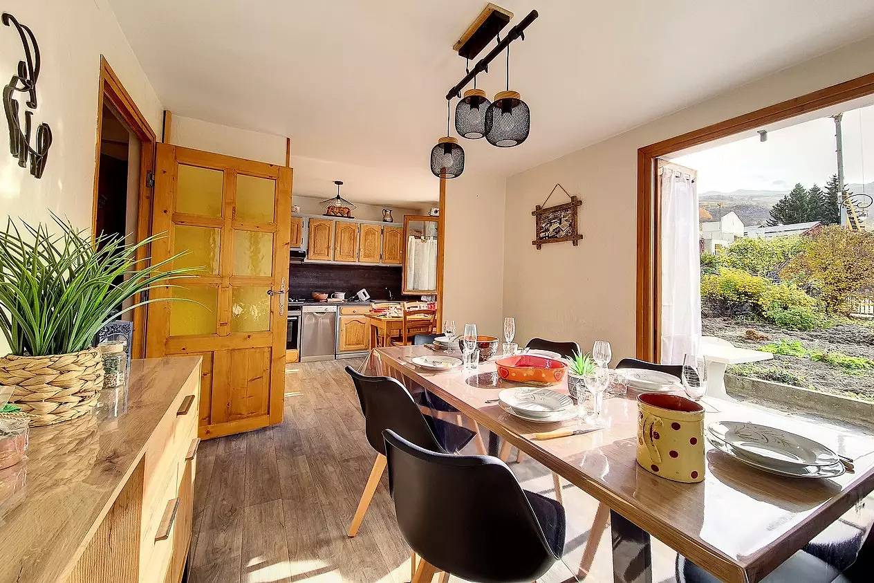 Family chalet · St Marcel Village Centre · West Terrace in Saint-Martin-de-Belleville, Les Trois Vallées