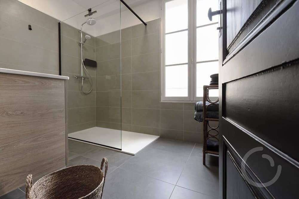 Entire apartment, Bel Appartement de 110m2 Dans un Hôtel Particulier du Xviiie Siècle in Salins-les-Bains, Jura