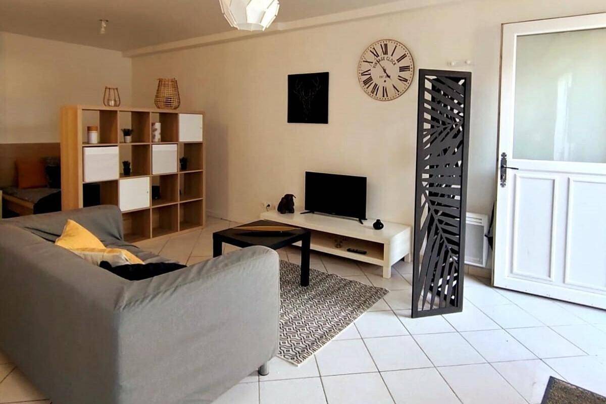 Appartement entier, Studio agreable Rdc sur Etampes - Rickhoss Home in Étampes, Essonne