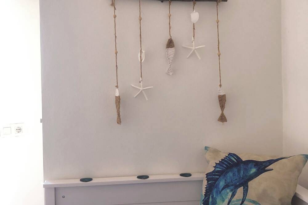 Quirky but stylish townhouse, heart of the old town, stunning views from terrace in Olvera, Pueblos Blancos