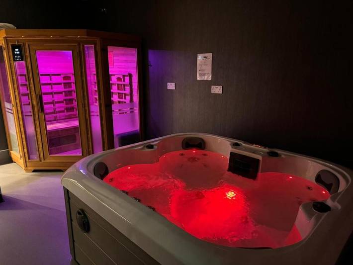 Hôtel pour 2 personnes, avec jacuzzi et sauna - 1